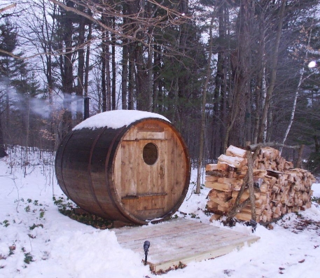 barrel sauna butns wood.
